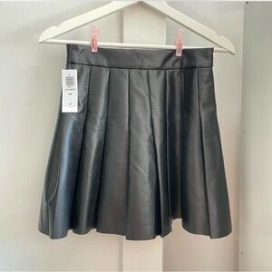 Aritzia Sunday best Olive micro pleated skirt